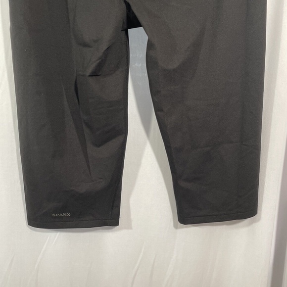 NWT‎ $78 Spanx [ PLUS 1X ] Active Knee-Length Leggings in BLACK - Picture 12 of 13